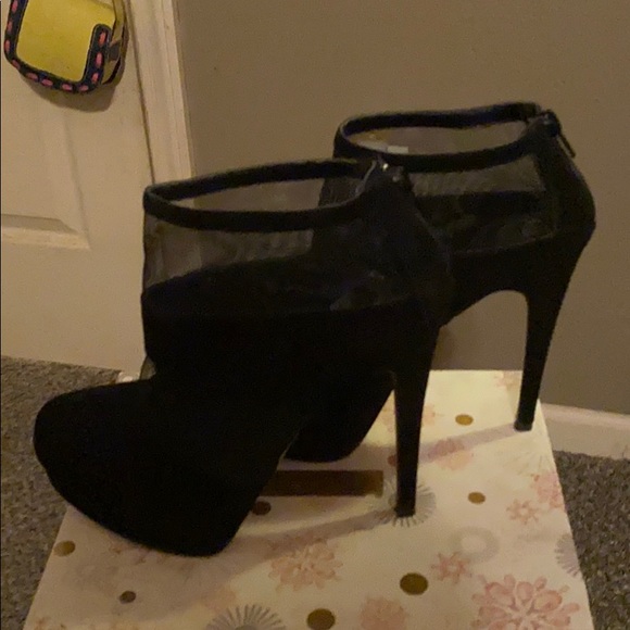 Sexy Aldo mesh & micro fiber ankle boot - Picture 2 of 4